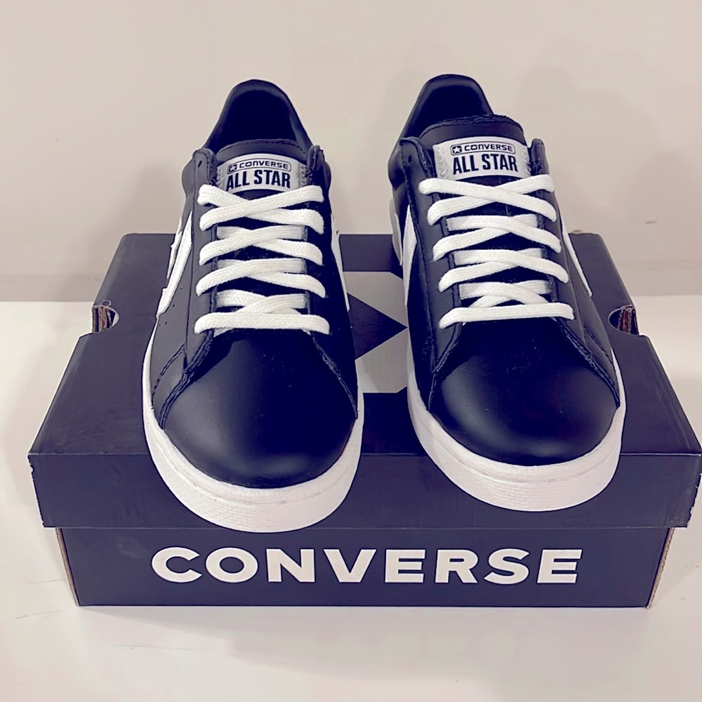 Converse Pro Leather OX low top black and white leather unisex sneakers.
